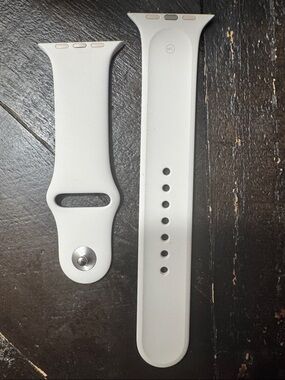 Apple Silicone  Band in light pink size medium/ large for Apple Watch 11 46mm